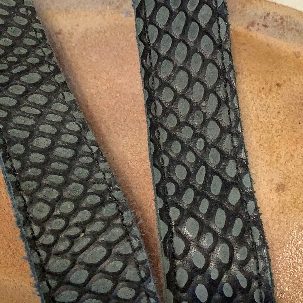 Spring Step Black Textured Sandals - Picture 6 of 7